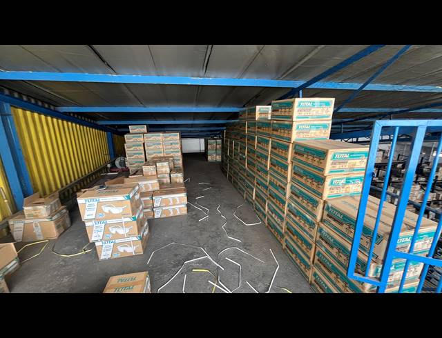 406M² WAREHOUSE TO LET IN SPARTAN
